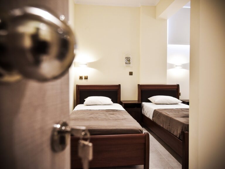 Eleon-Arial-Studio-11