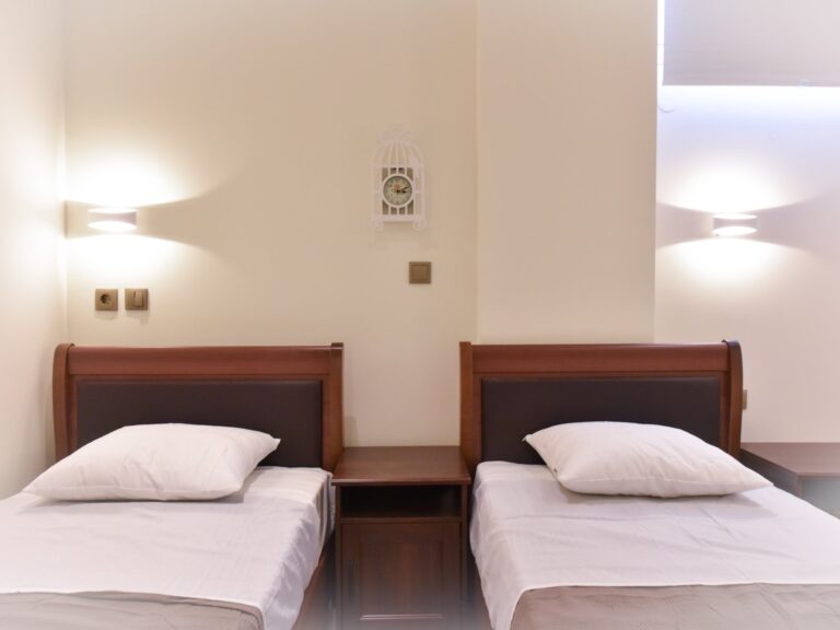 Eleon-Arial-Studio-2