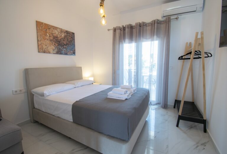 Nikiti-Central-Suite-2-14