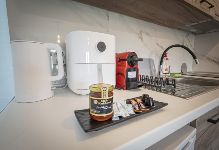 Nikiti-Central-Suite-2-18