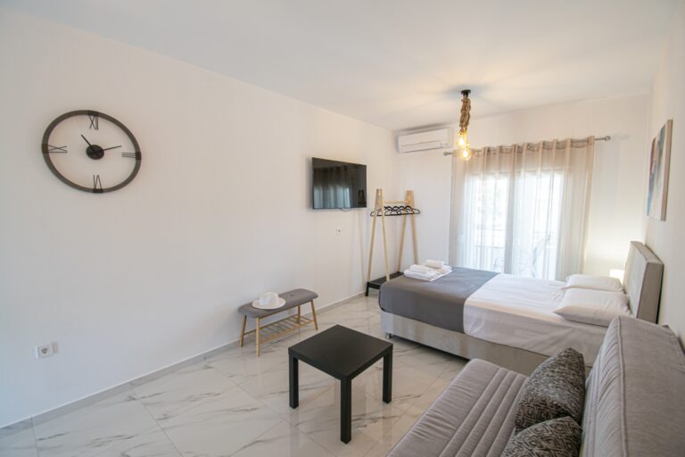 Nikiti-Central-Suite-3-14