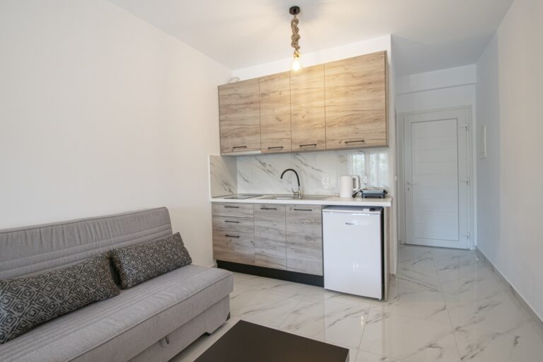 Nikiti-Central-Suite-3-8