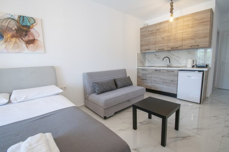 Nikiti-Central-Suite-5-12