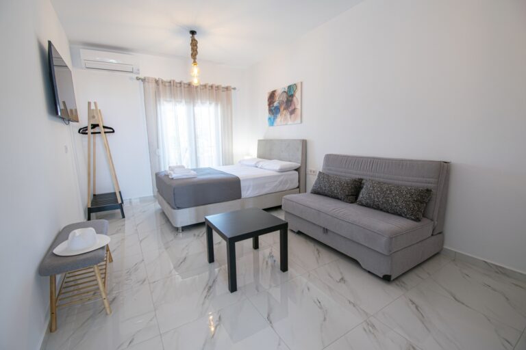 Nikiti-Central-Suite-5-6