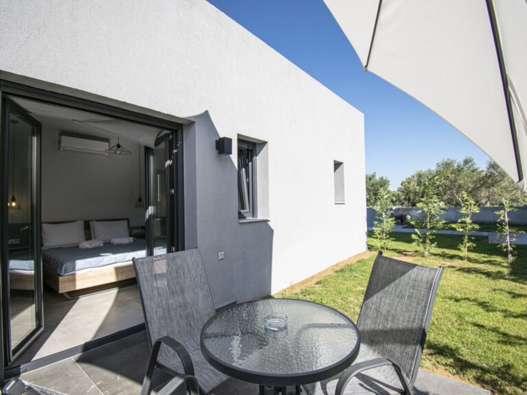 TheaSea-Bungalow-Suite-2